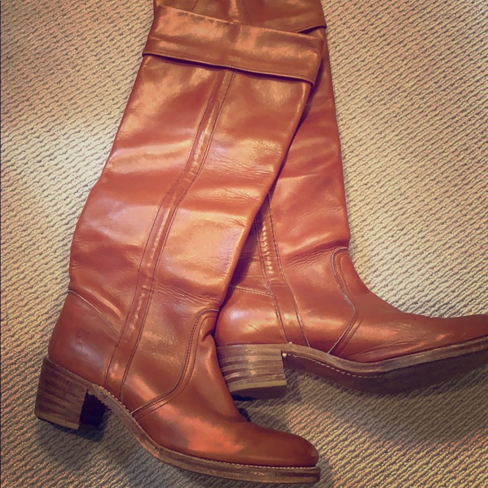 VINTAGE FRYE BOOTS!  👢👢